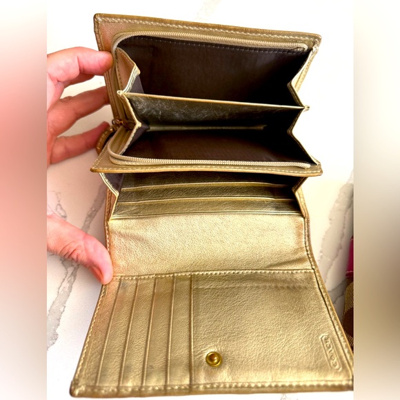 Coach Signature Wallets - Picture 6 of 6